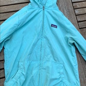 Patagonia girls lightweight windbreaker.